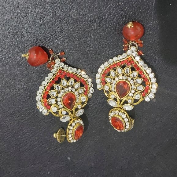 Earrings - Picture 1 of 2
